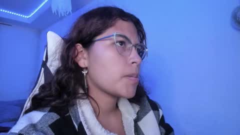 Snapshot of ladybrown_16 chatting on 10.19.25 Lady online show from 10.19.25