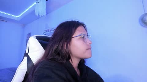 Snapshot of ladybrown_16 chatting on 10.23.25 Lady online show from 10.23.25