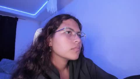 Snapshot of ladybrown_16 chatting on 10.31.25 Lady online show from 10.31.25