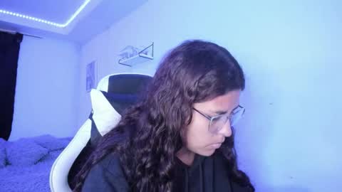 Snapshot of ladybrown_16 chatting on 11.05.25 Lady online show from 11.05.25