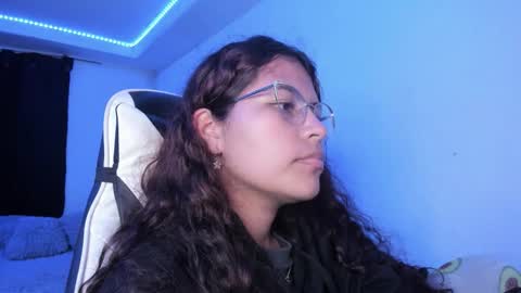 Snapshot of ladybrown_16 chatting on 11.16.25 Lady online show from 11.16.25