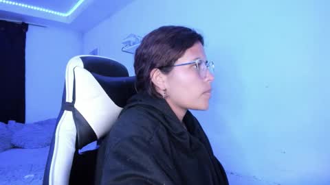 Snapshot of ladybrown_16 chatting on 11.24.25 Lady online show from 11.24.25