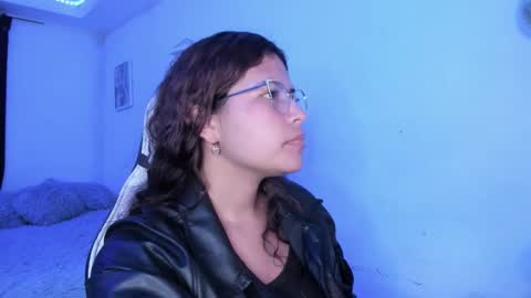 Snapshot of ladybrown_16 chatting on 11.25.25 Lady online show from 11.25.25