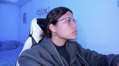 Snapshot of ladybrown_16 chatting on 11.26.25 Lady online show from 11.26.25