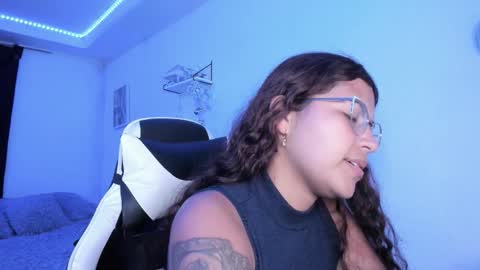 Snapshot of ladybrown_16 chatting on 12.01.25 Lady online show from 12.01.25