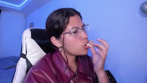 Snapshot of ladybrown_16 chatting on 12.04.25 Lady online show from 12.04.25