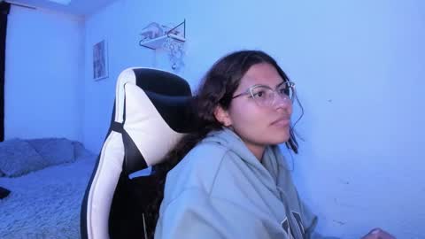 Snapshot of ladybrown_16 chatting on 12.05.25 Lady online show from 12.05.25