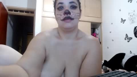 Snapshot of ladydeathz chatting on 01.07.25 ladydeathz online show from 01.07.25