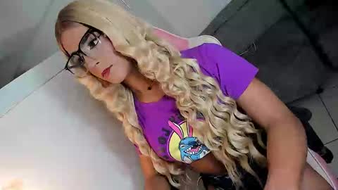 Snapshot of ladynoah chatting on 12.28.24 Noah Smith online show from 12.28.24
