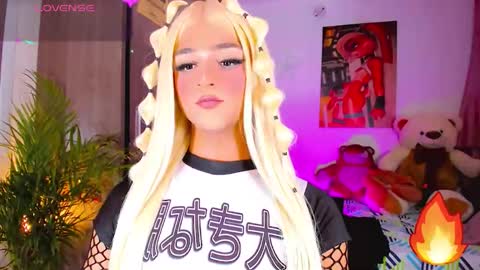 Snapshot of ladynoah chatting on 09.29.25 Noah Smith online show from 09.29.25