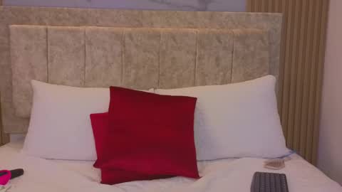 laiamilf online show from 02.22.25