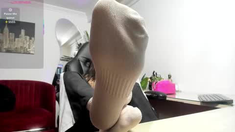 Snapshot of laila_angel chatting on 09.17.25 laila_angel online show from 09.17.25