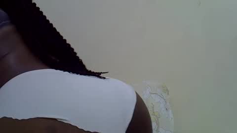 Snapshot of lajoy_ chatting on 10.31.25 joy online show from 10.31.25