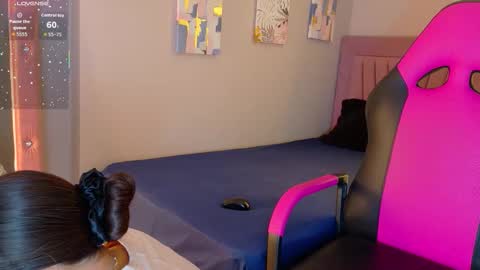 Snapshot of laly_cherry_ chatting on 11.07.25 Laura online show from 11.07.25