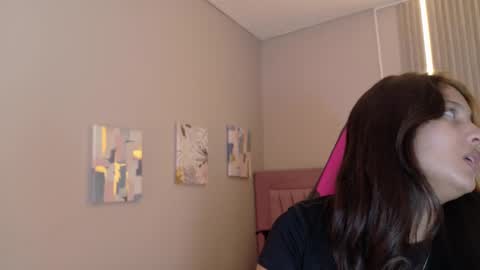 Snapshot of laly_cherry_ chatting on 11.22.25 Laura online show from 11.22.25