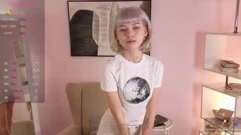 Snapshot of laly_morgret chatting on 11.19.25 Sofia online show from 11.19.25