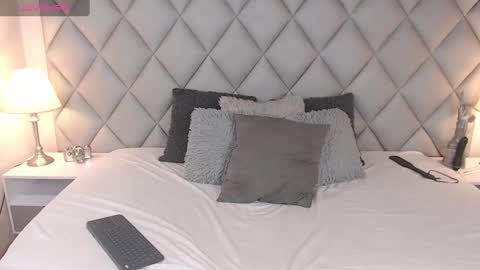 Snapshot of lalycastro chatting on 02.28.25 Laly Castro online show from 02.28.25