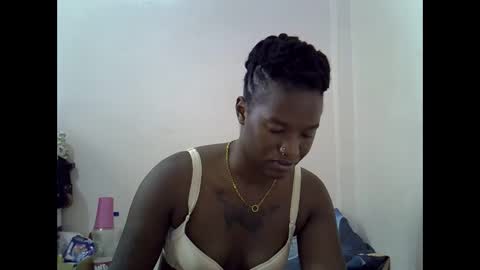 Snapshot of lamensha chatting on 10.10.25 lamensha online show from 10.10.25