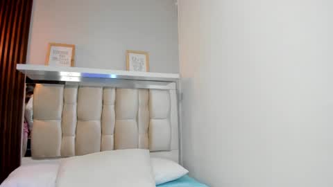 Lana     igauroraaaaaaaaa 1 online show from 02.25.25