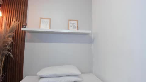 Lana     igauroraaaaaaaaa 1 online show from 10.28.25