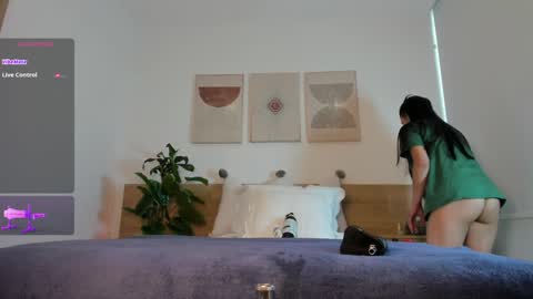 lana_kane_ online show from 12.08.24