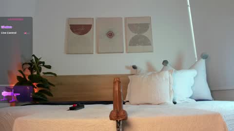 lana_kane_ online show from 12.11.24