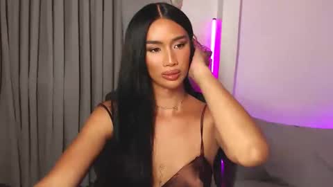 Snapshot of lanadel_hilton chatting on 03.04.25 Lana online show from 03.04.25