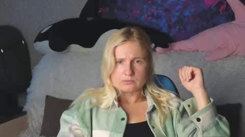 LanaviSmith online show from 11.25.25