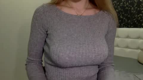 Snapshot of langoria chatting on 02.23.25 langoria online show from 02.23.25