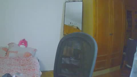Snapshot of larawintersxxx chatting on 09.18.25 larawintersxxx online show from 09.18.25
