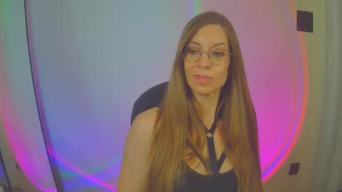 Snapshot of larawintersxxx chatting on 10.24.25 larawintersxxx online show from 10.24.25