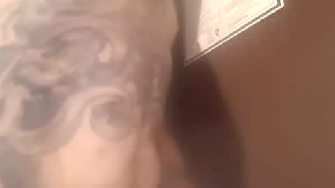 Snapshot of larrybostic45 chatting on 11.05.25 larrybostic45 online show from 11.05.25