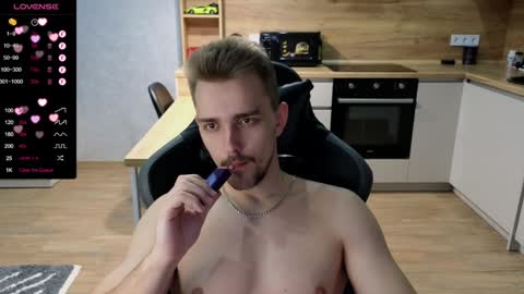 Snapshot of larstar01 chatting on 01.20.25 Lars online show from 01.20.25