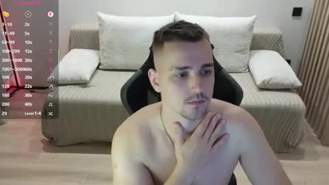 Snapshot of larstar01 chatting on 09.19.25 Lars online show from 09.19.25