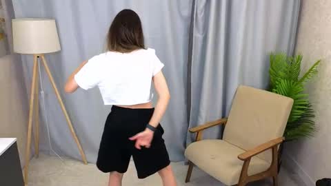 Snapshot of lashawnkarczewski chatting on 11.27.25 Sonya online show from 11.27.25