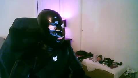 latexminheadroom online show from 10.15.25