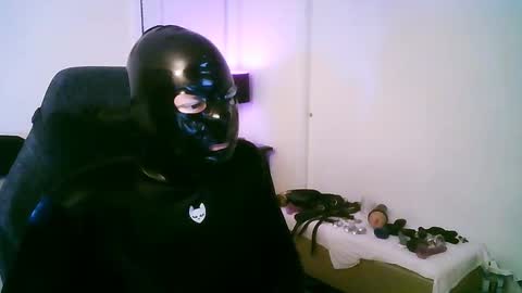 latexminheadroom online show from 10.28.25