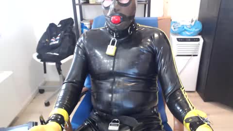 Snapshot of latexslaafboy2 chatting on 02.03.25 latexslaafboy online show from 02.03.25