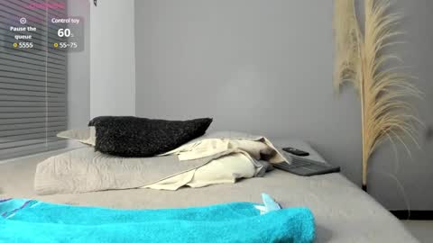 Snapshot of latin_boy_surprise chatting on 02.18.25 Yisus online show from 02.18.25