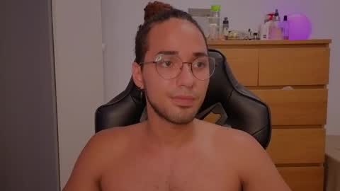 Snapshot of latin_luxury_i chatting on 09.17.25 Free OF online show from 09.17.25