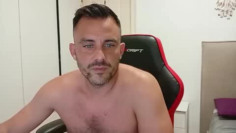 Snapshot of latinboyblue chatting on 09.17.25 LatinBlueBoy online show from 09.17.25