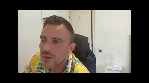 Snapshot of latinboyblue chatting on 09.28.25 LatinBlueBoy online show from 09.28.25