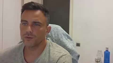 Snapshot of latinboyblue chatting on 10.19.25 LatinBlueBoy online show from 10.19.25