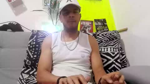 Snapshot of latinmartin254 chatting on 09.15.25 latinmartin254 online show from 09.15.25