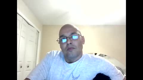 Snapshot of latinoinfla chatting on 12.25.24 latinoinfla online show from 12.25.24