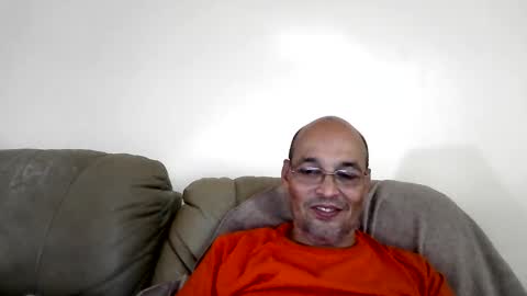 Snapshot of latinoinfla chatting on 09.20.25 latinoinfla online show from 09.20.25