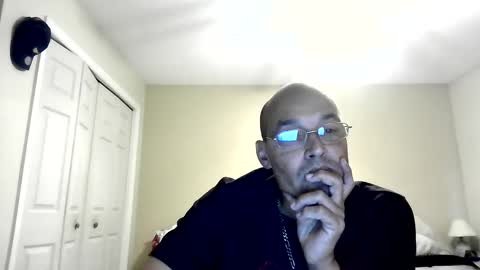 Snapshot of latinoinfla chatting on 09.28.25 latinoinfla online show from 09.28.25