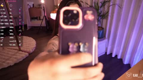 Snapshot of lau__1 chatting on 10.17.25 IG 1lau 1 X 1lau 1 online show from 10.17.25