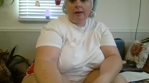 Snapshot of laulauma chatting on 01.02.25 LauLauMa online show from 01.02.25