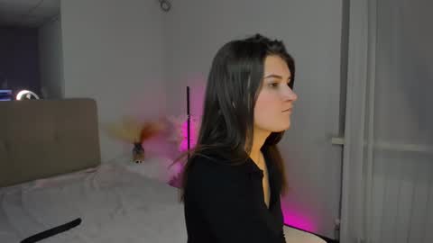 Laura online show from 03.03.25